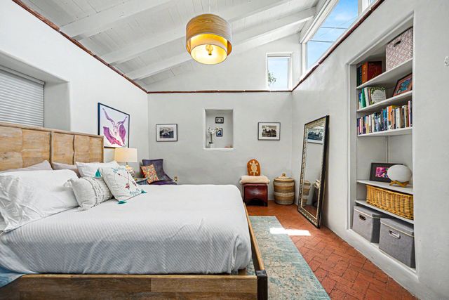 204 Alto Lane, Santa Fe, NM 87501
