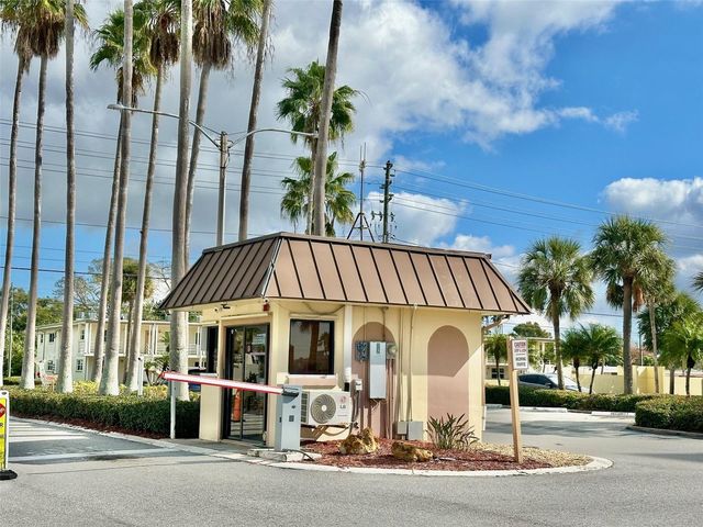 4550 COVE CIRCLE 905, St Petersburg, FL 33708