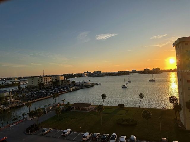 4550 COVE CIRCLE 905, St Petersburg, FL 33708