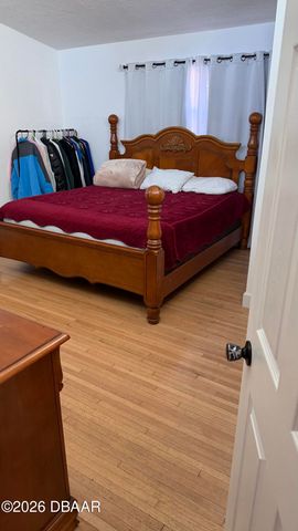 215 Woodland Avenue, Daytona Beach, FL 32118