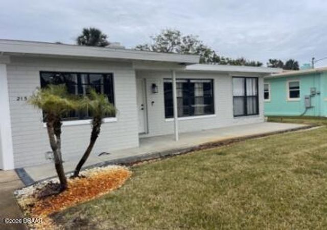 215 Woodland Avenue, Daytona Beach, FL 32118
