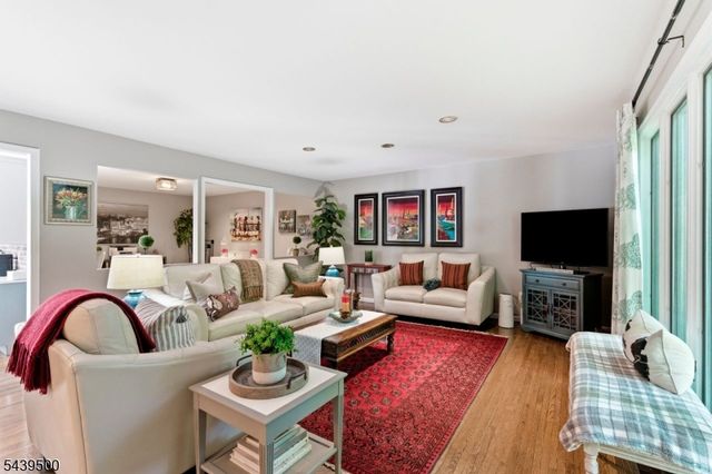 25 Timber Ln, Randolph Twp., NJ 07869