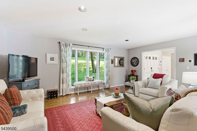 25 Timber Ln, Randolph Twp., NJ 07869