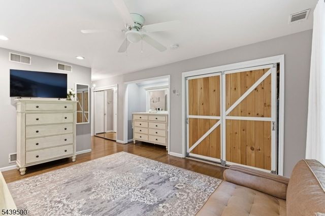 25 Timber Ln, Randolph Twp., NJ 07869
