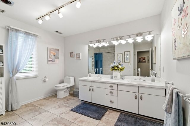 25 Timber Ln, Randolph Twp., NJ 07869