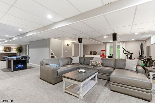 25 Timber Ln, Randolph Twp., NJ 07869