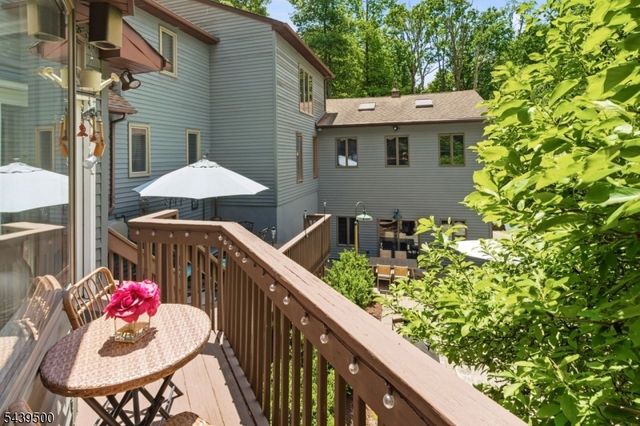 25 Timber Ln, Randolph Twp., NJ 07869
