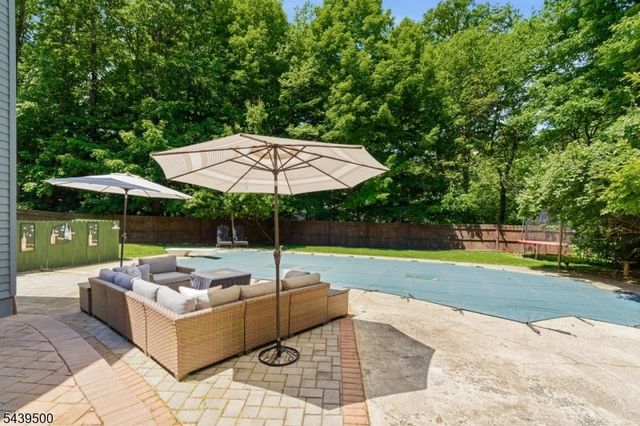 25 Timber Ln, Randolph Twp., NJ 07869