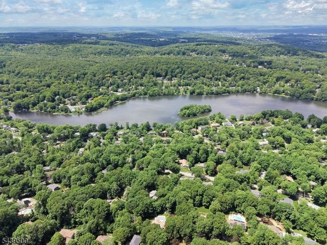 25 Timber Ln, Randolph Twp., NJ 07869