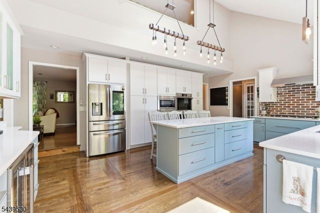 25 Timber Ln, Randolph Twp., NJ 07869