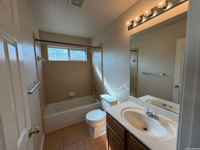 1323 Pinnacle Fls, San Antonio, TX 78260