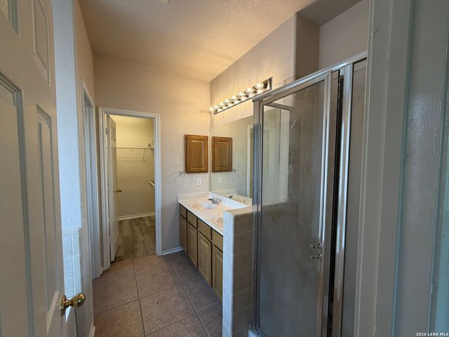 1323 Pinnacle Fls, San Antonio, TX 78260