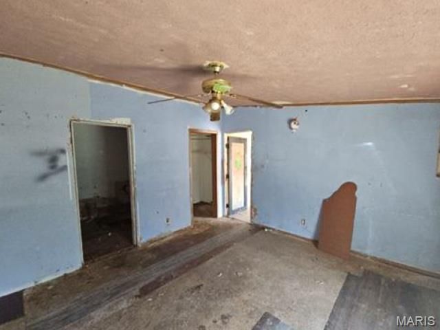 401 Hill Side Road, De Soto, MO 63020