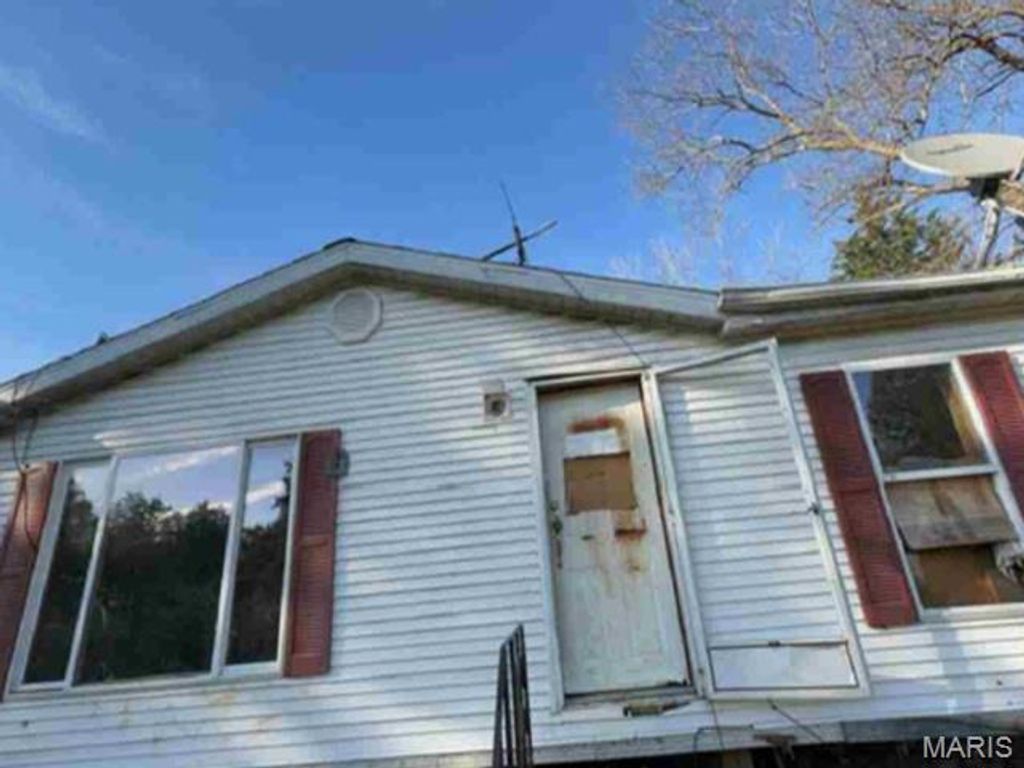 401 Hill Side Road, De Soto, MO 63020