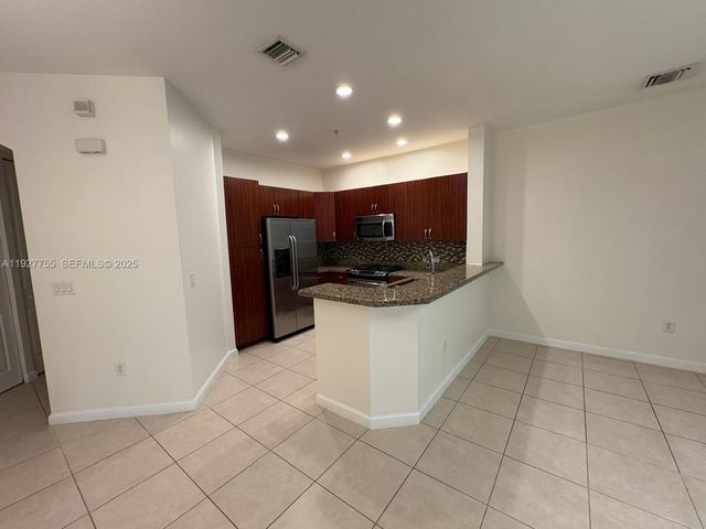 2900 NW 125th Ave 3-210, Sunrise, FL 33323