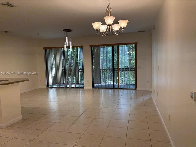 2900 NW 125th Ave 3-210, Sunrise, FL 33323