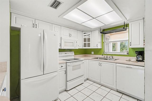 1700 PASS A GRILLE WAY 9, St Pete Beach, FL 33706