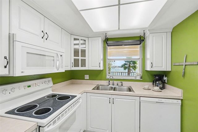 1700 PASS A GRILLE WAY 9, St Pete Beach, FL 33706