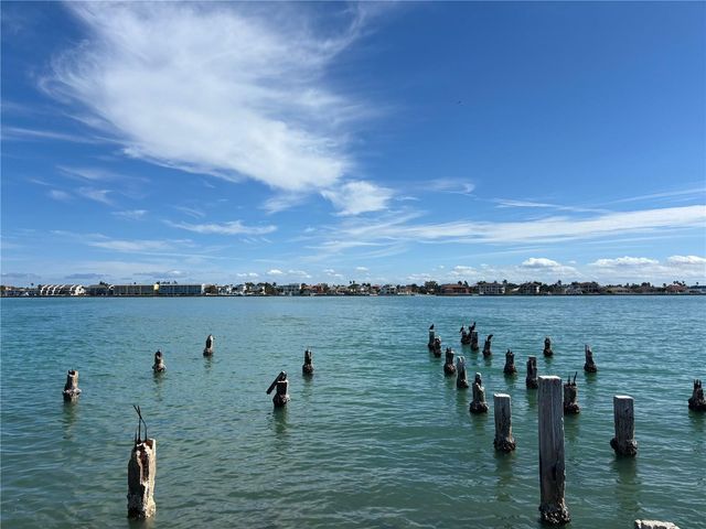 1700 PASS A GRILLE WAY 9, St Pete Beach, FL 33706