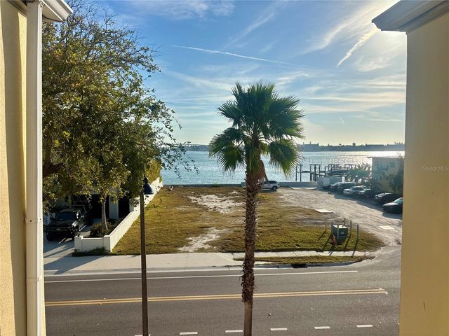 1700 PASS A GRILLE WAY 9, St Pete Beach, FL 33706