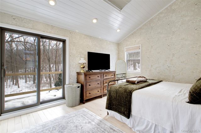 125 Walnut Road, Kings Park, NY 11754