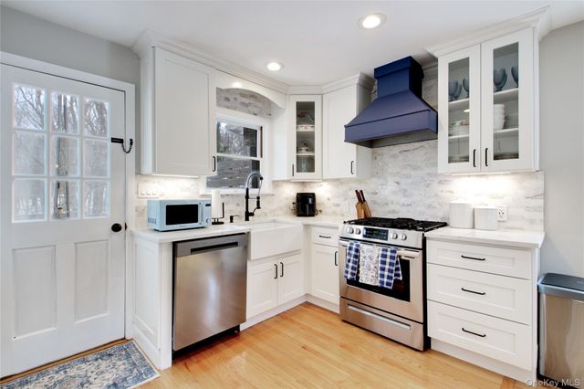 125 Walnut Road, Kings Park, NY 11754