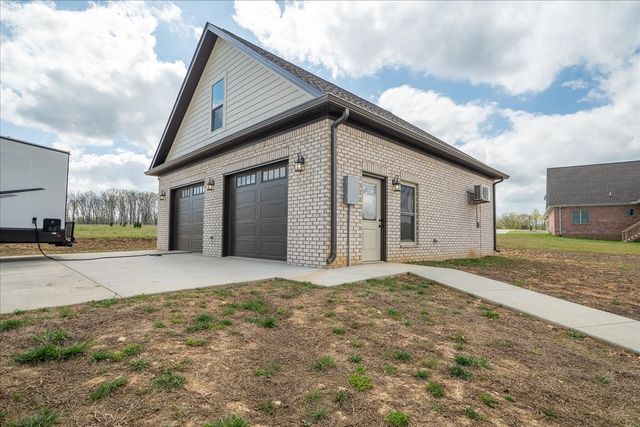 114 Hurst Dr, Leoma, TN 38468