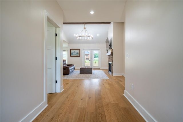 114 Hurst Dr, Leoma, TN 38468