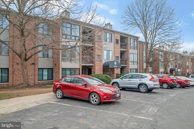 18010 CHALET DR #18-104, Germantown, MD 20874