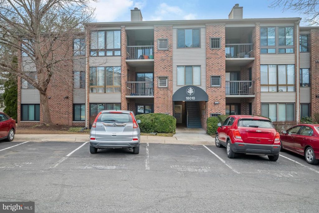 18010 CHALET DR #18-104, Germantown, MD 20874