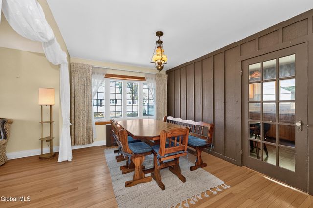 77 Oakdale Avenue, Rotterdam, NY 12306