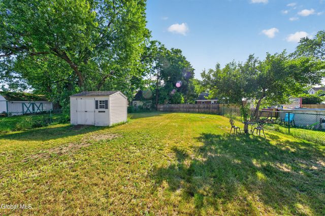 77 Oakdale Avenue, Rotterdam, NY 12306