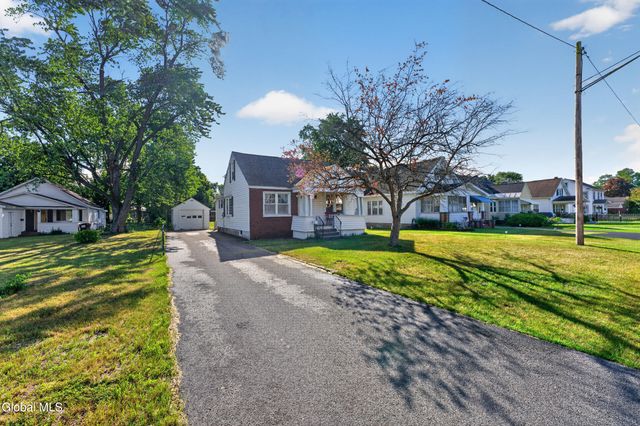 77 Oakdale Avenue, Rotterdam, NY 12306