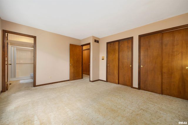 6307 N POST OAK Road, Peoria, IL 61615