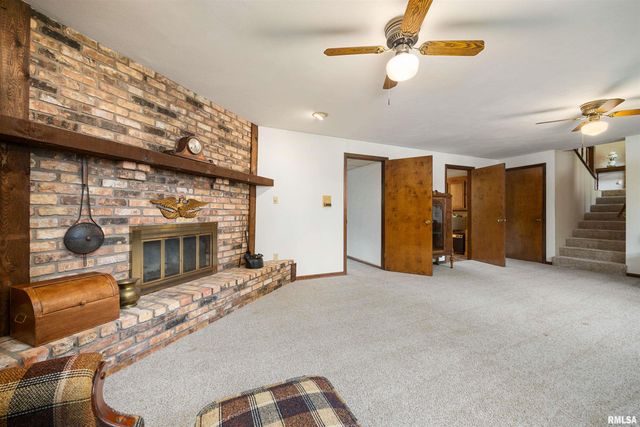 6307 N POST OAK Road, Peoria, IL 61615
