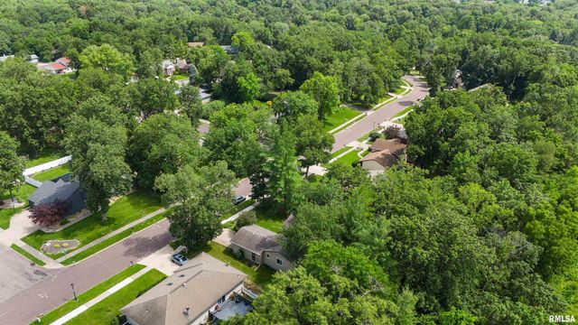 6307 N POST OAK Road, Peoria, IL 61615