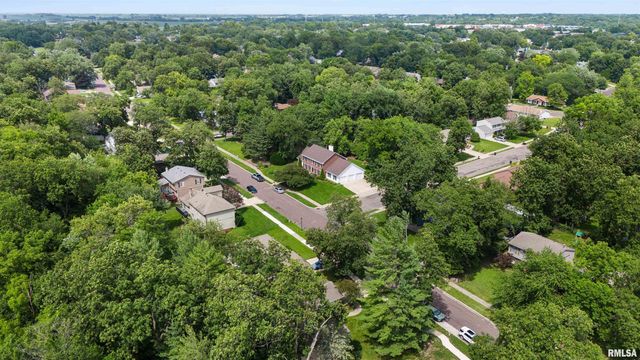 6307 N POST OAK Road, Peoria, IL 61615