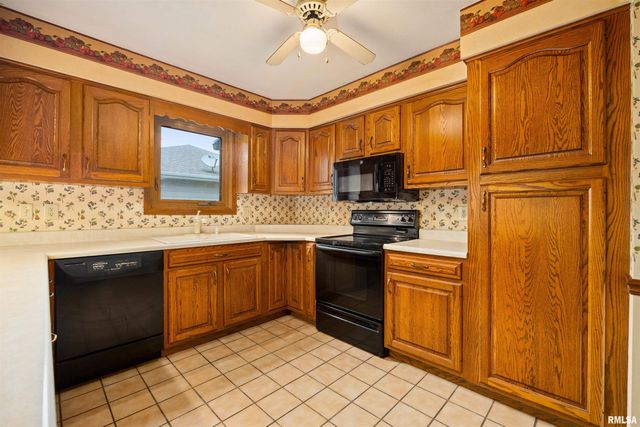 6307 N POST OAK Road, Peoria, IL 61615