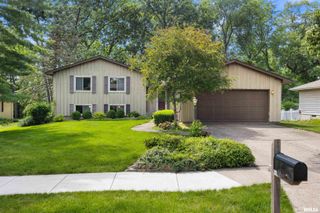 6307 N POST OAK Road, Peoria, IL 61615