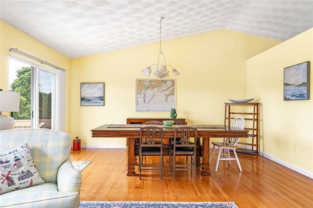 39 President Drive, Narragansett, RI 02882