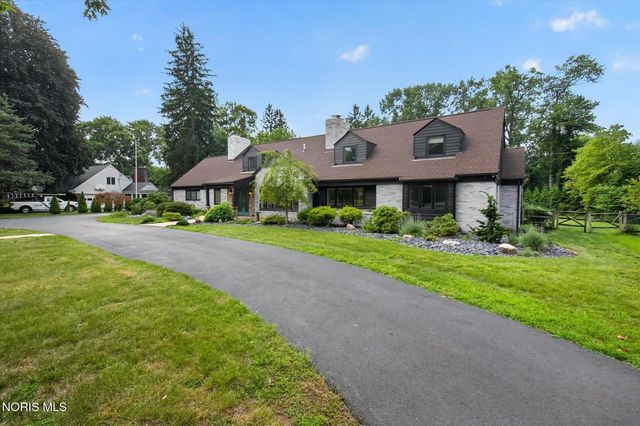 4545 Indian Road, Ottawa Hills, OH 43615