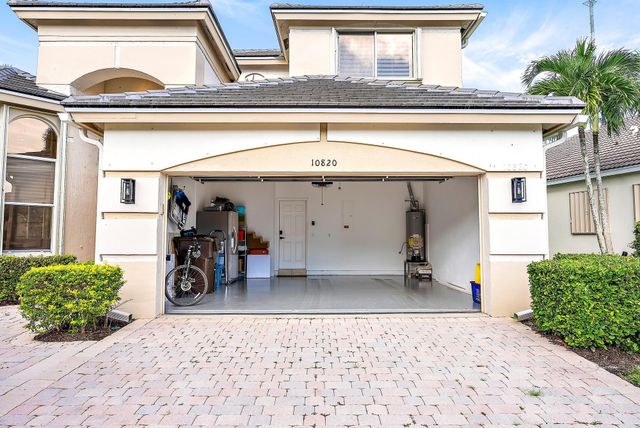 10820 Grande Boulevard, West Palm Beach, FL 33412