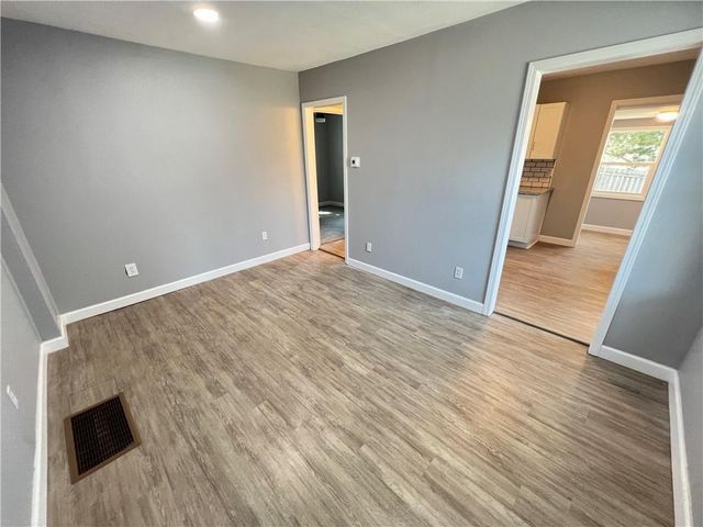 11117 E 15th Street S, Independence, MO 64052