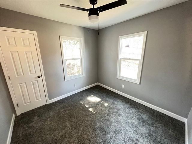 11117 E 15th Street S, Independence, MO 64052