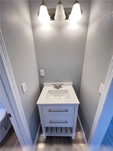 11117 E 15th Street S, Independence, MO 64052
