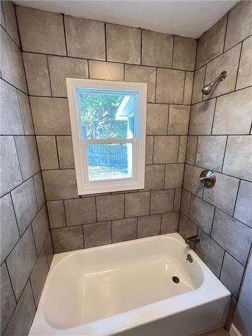11117 E 15th Street S, Independence, MO 64052