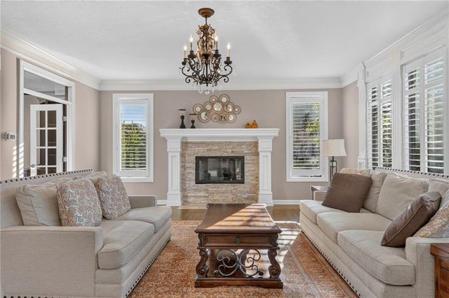 4549 W 141st Terrace, Leawood, KS 66224