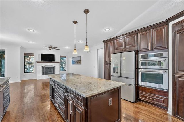 4549 W 141st Terrace, Leawood, KS 66224