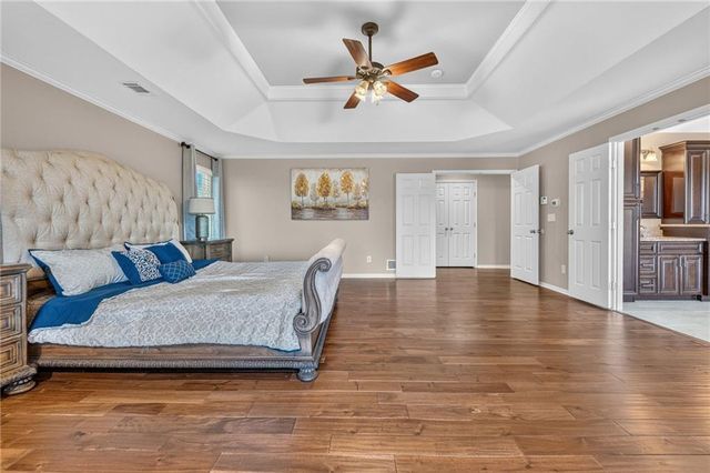 4549 W 141st Terrace, Leawood, KS 66224
