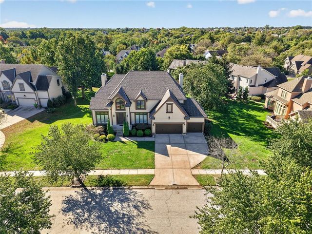 4549 W 141st Terrace, Leawood, KS 66224